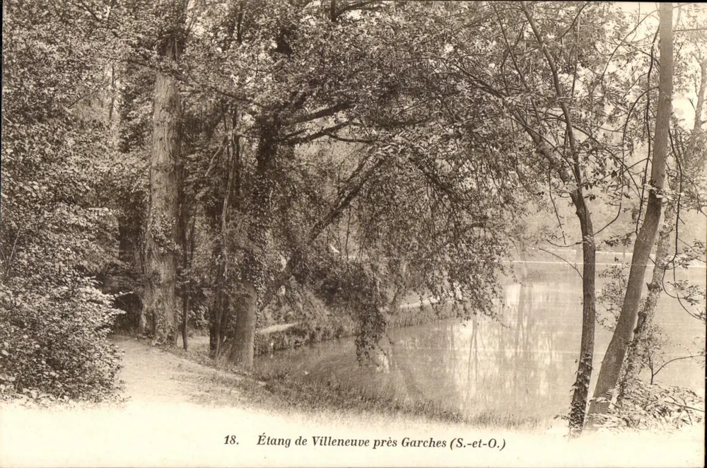 Étang de Villeneuve près Garches (S.-et-O.) — vue d'étang entouré d'arbres — éditeur Héliot Bourdier-Faucheux, Versailles, n° 18 - Recto