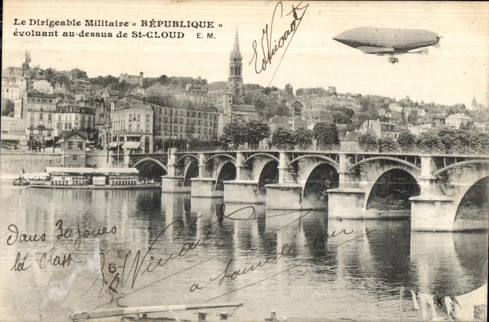 Militärdirigible « RÉPUBLIQUE » — über St-Cloud fliegend — E.M. - Vorderseite