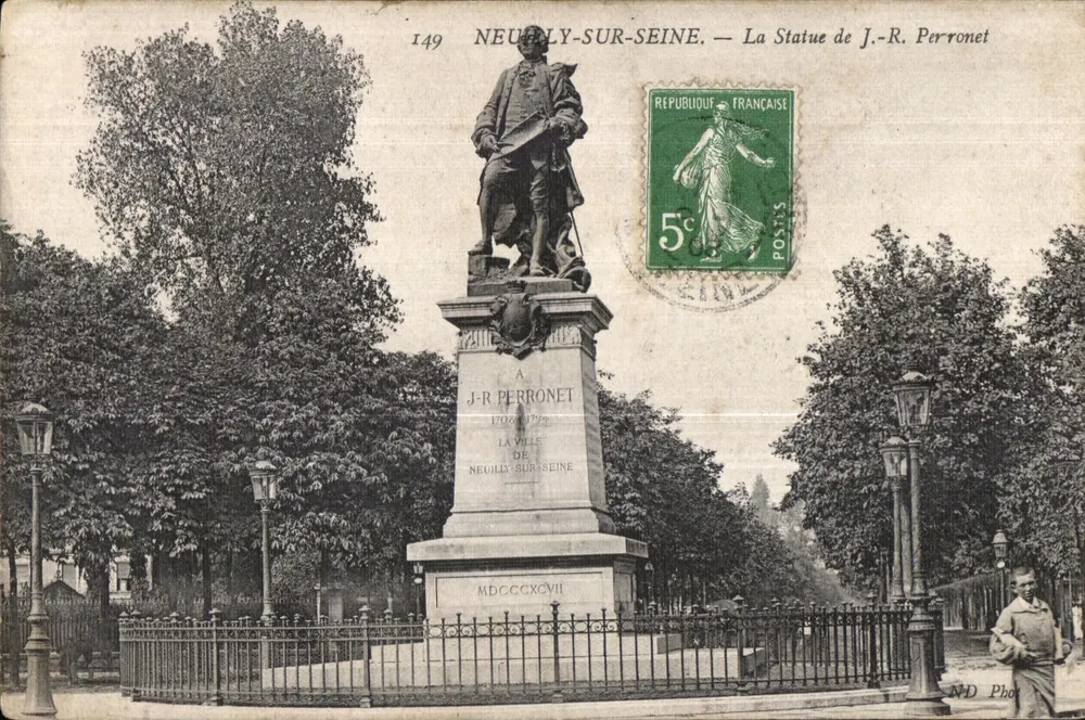 뉴伊利-sur-세인 — J.-R. 페로네트의 조각상 — ND 사진 - 앞면