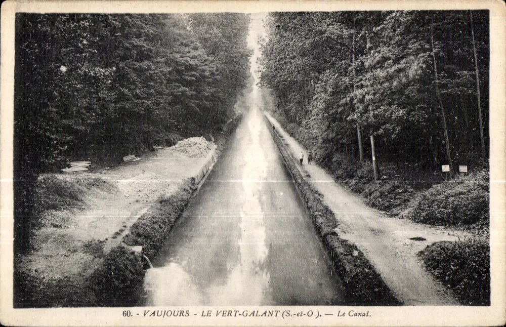Vaujours - Le Vert-Galant (S.-et-O.) — O Canal - Frente