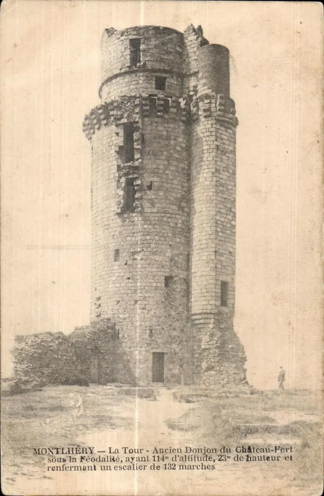 Montlhéry — A Torre — Antigo Donjon do Castelo-Forte - Frente