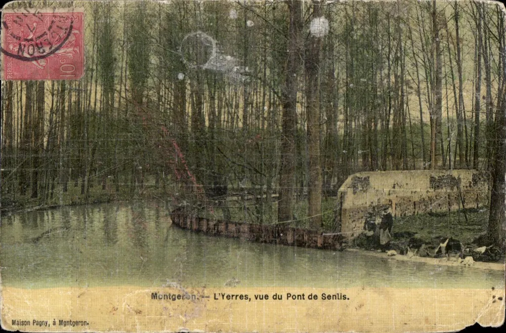 Montgerson — L'Yerres, Blick vom Pont de Senlis — Maison Pagny, in Montgerson - Vorderseite