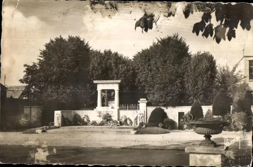 Monumento aos Mortos — Montgeron (S.-e-O.) — Éditions d'Art RAYMON - Frente