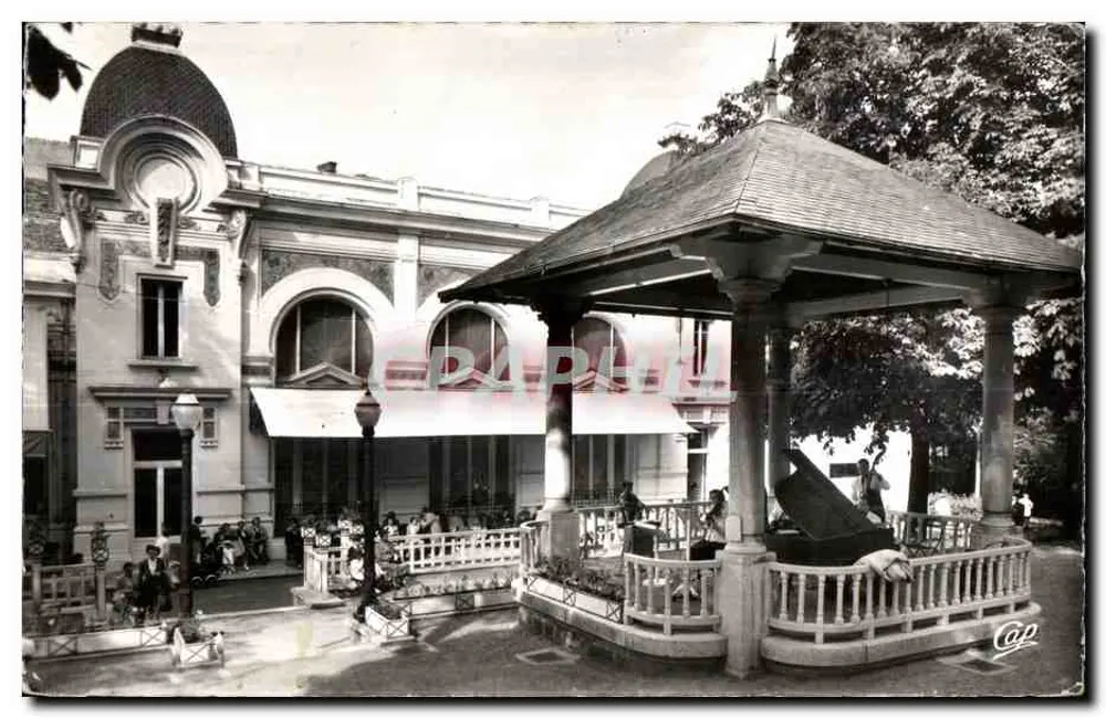 O Casino de Châtelguyon — vista do parque com kiosque de piano — editor C.A.P. - Frente
