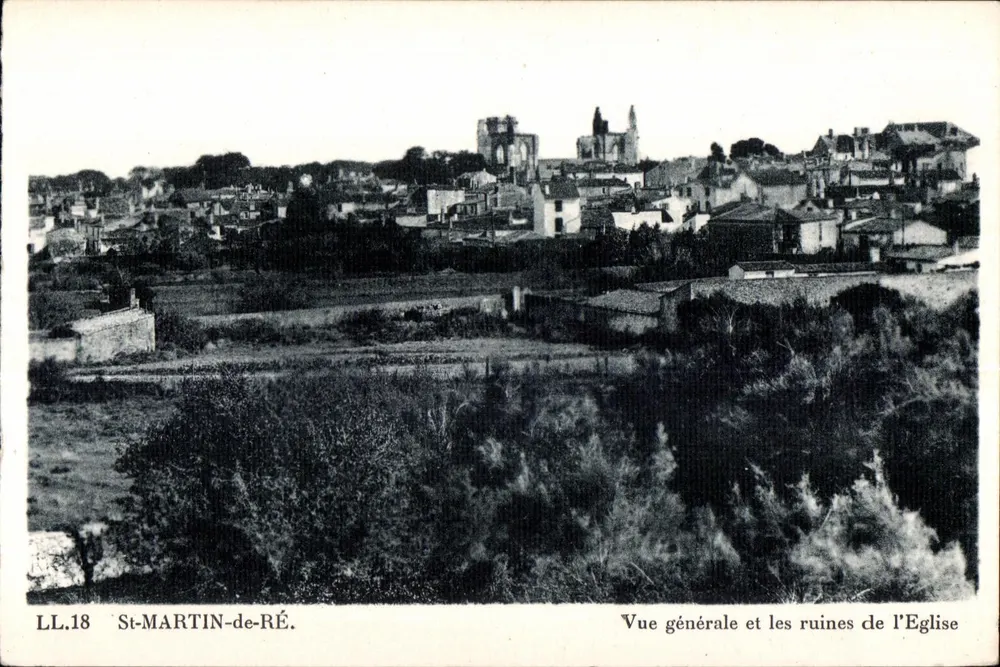 St-MARTIN-de-RÉ — Allgemeiner Blick und Ruinen der Kirche — LL.18 - Vorderseite