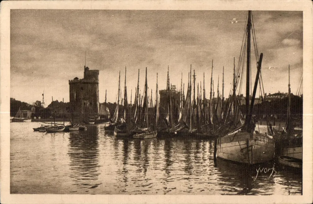 La Rochelle — Vista geral do Porto — Edição de Arte YVON, Paris - Frente