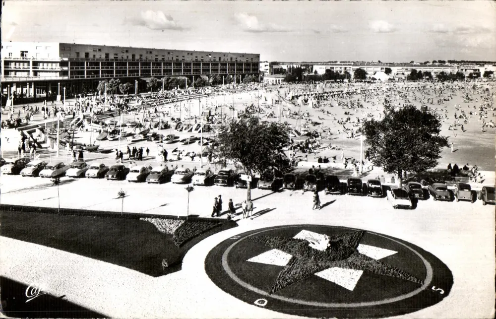 Royan - Die Strandpromenade vom Casino-Garten aus — Georges-Gibonne - Vorderseite