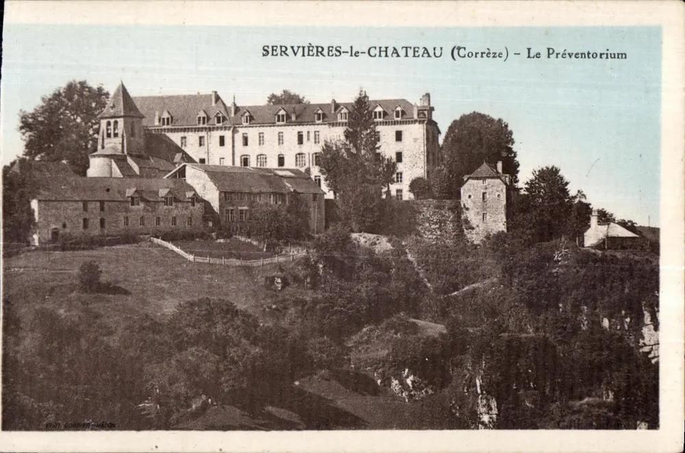 Servières-le-Château (Corrèze) — O Preventório — Editor: E. Gombier-Macon - Frente