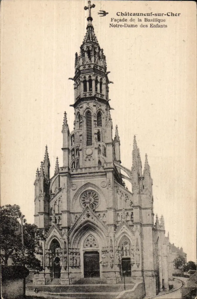 Châteauneuf-sur-Cher — Fassade der Basilika Notre-Dame des Enfants — unbekannter Verlag - Vorderseite