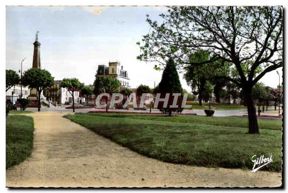 Praça central com monumento — Rochefort-sur-Mer — Éditions Gilbert - Frente