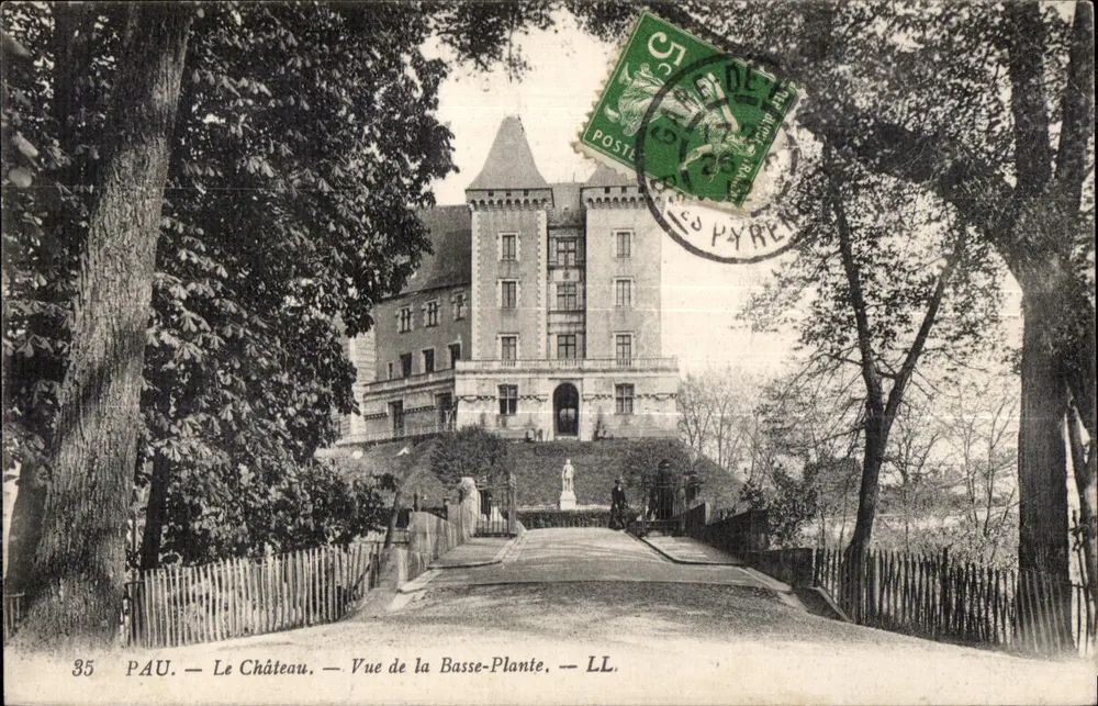 Pau — Schloss — Blick von der Basse-Plante — LL. - Vorderseite