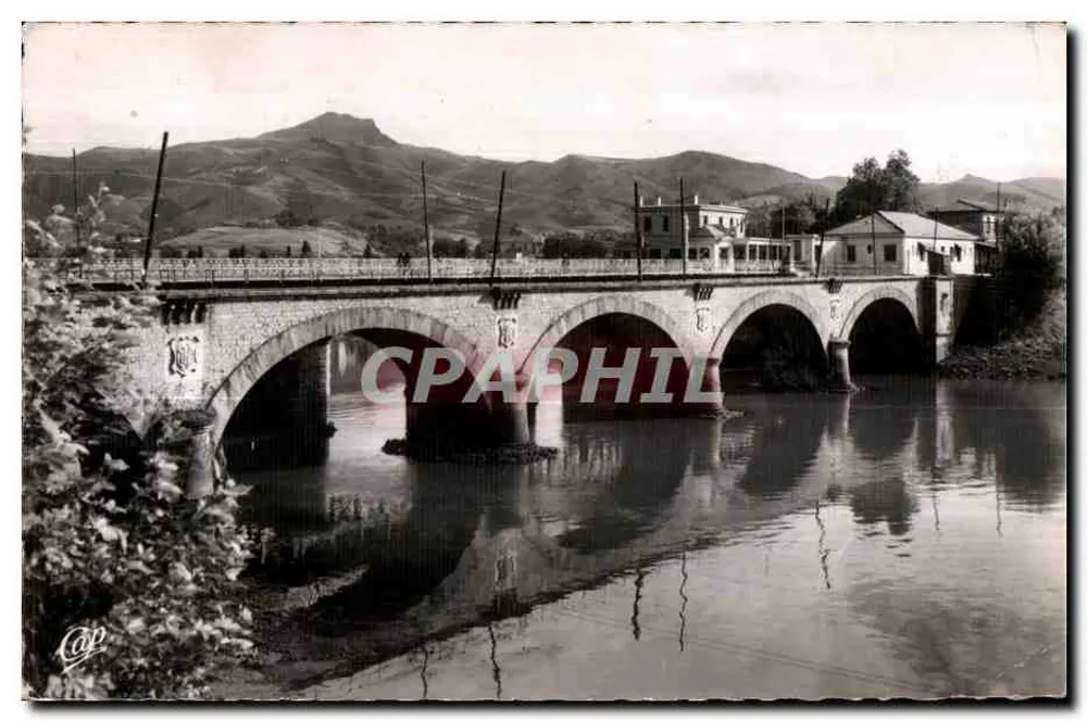 Grenzbrücke zwischen Frankreich und Spanien — Der Internationale Brücke — Echte Fotografie - Vorderseite