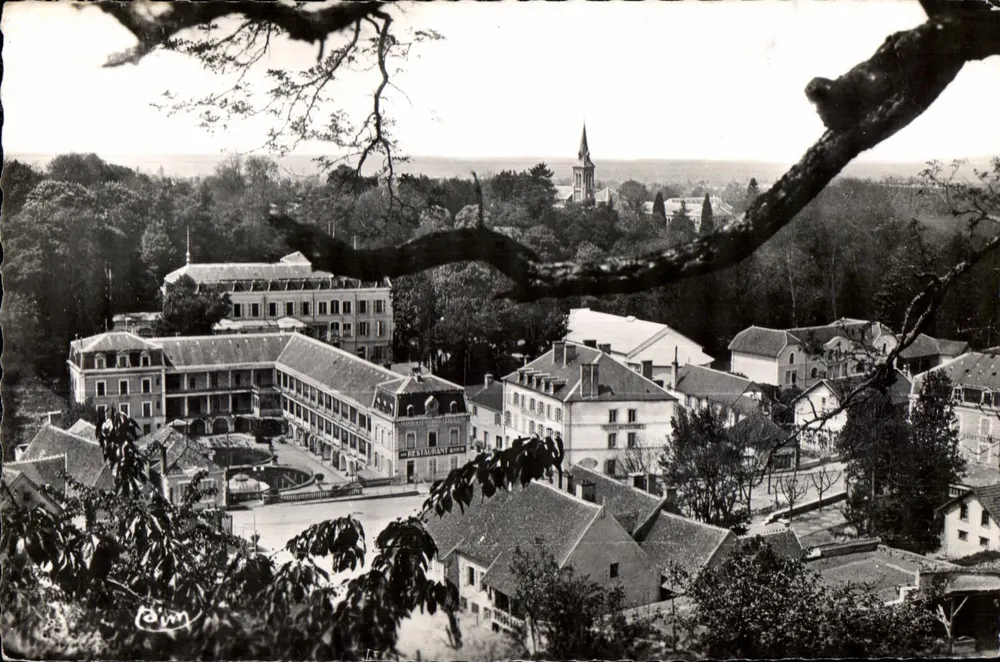 Bourbon-Lancy Thermal — Allgemeine Ansicht der Kurstadt — Phot. Laim - Vorderseite