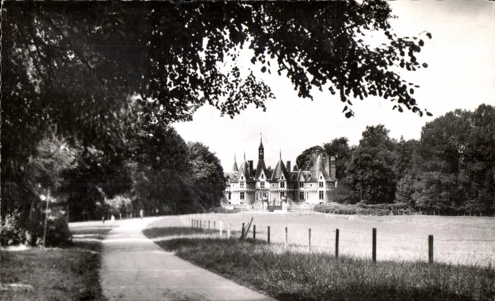 Bonnétabelle (Sarthe) — O Castelo visto do Parque — Coll. M. Buail'on, Lib.-Pap. - Frente
