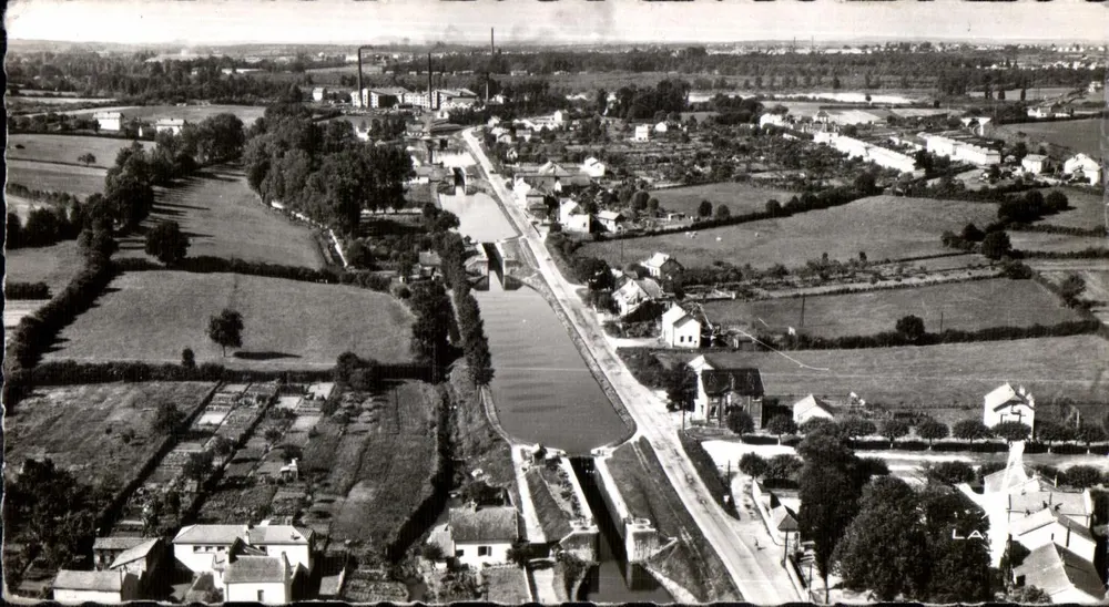 Der Canal du Centre — Montchanin (die Mines S.-et-L.) - Vorderseite