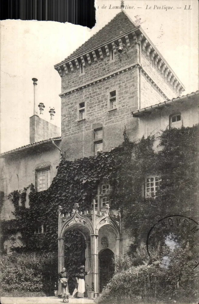Schloss Lamartine — Der Portikus — LL - Vorderseite