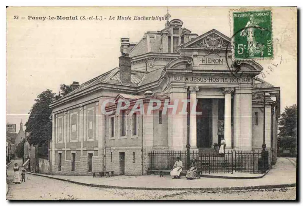 Paray-le-Monial (S.-et-L.) — O Museu Eucarístico — HIERON - Frente