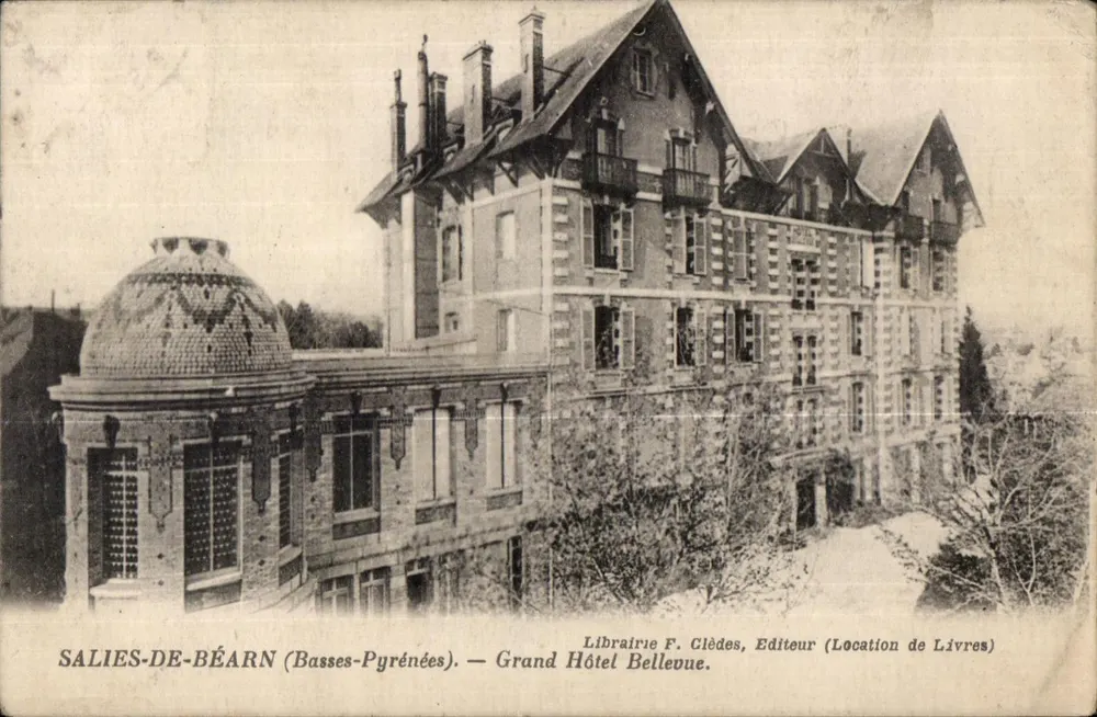 SALIES-DE-BÉARN (Basses-Pyrénées) — Grand Hôtel Bellevue — Buchhandlung F. Clèdes, Verlag (Bücherverleih) - Vorderseite