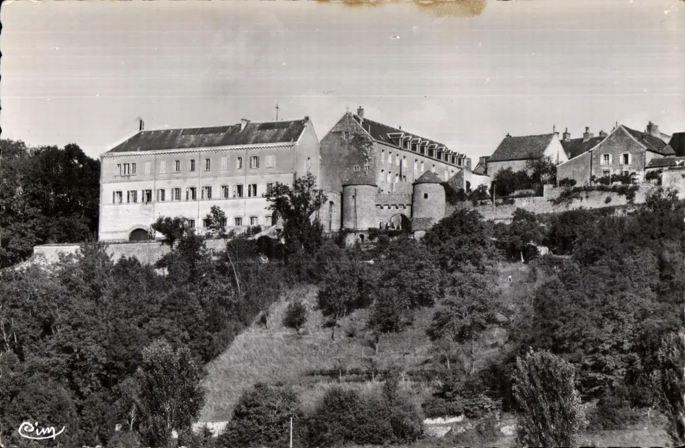 Flavigny-sur-Ozerain — Vista geral — Foto C. Et-L. - Frente