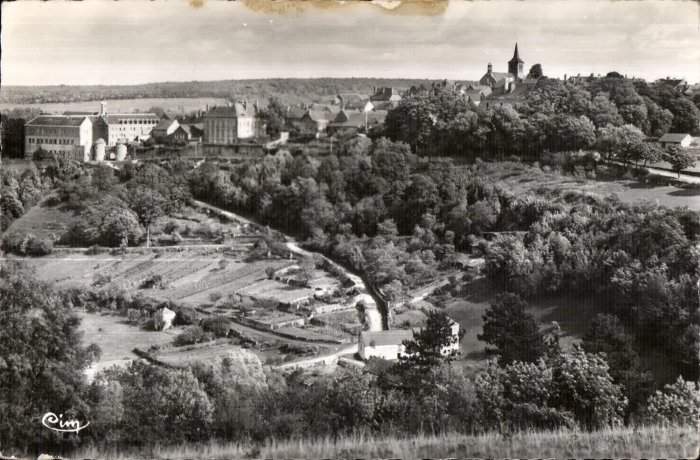 Flavigny-sur-Ozerain — Vista geral — Foto Célibier Macon (S.-et-L.) - Frente