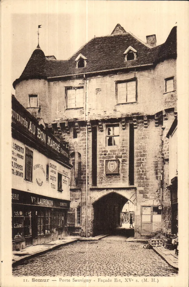 Semur — Poort Sauvigny — Oostzijde, 15e eeuw (M. H.) - Voorkant