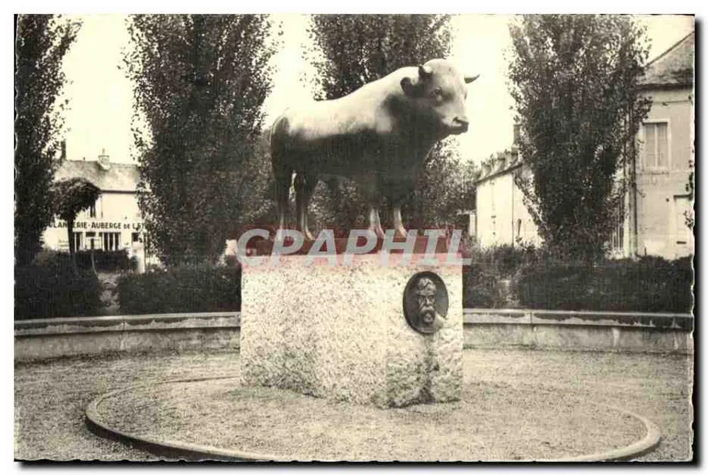 गाय की प्रतिमा — लामेरी-ऑबर्ज़ डे लेटो — एडिटर एआरएलिक्स - आगे