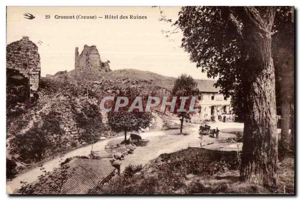 Crozant (Creuse) — Hotel das Ruínas - Frente