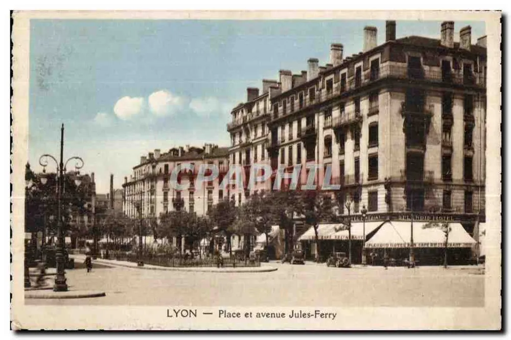 LYON — Platz und Avenue Jules-Ferry - Vorderseite