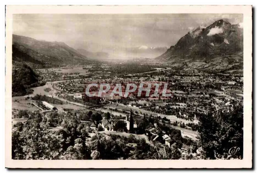 Luftbild des Dorfes Saint-Étienne-de-Cuines — Berge im Hintergrund — Seriennummer nicht lesbar - Vorderseite