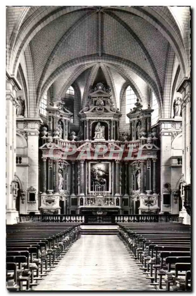Innenansicht der Kirche — Blick auf den Altar und die Gewölbe — Verlag Graph'Phile - Vorderseite