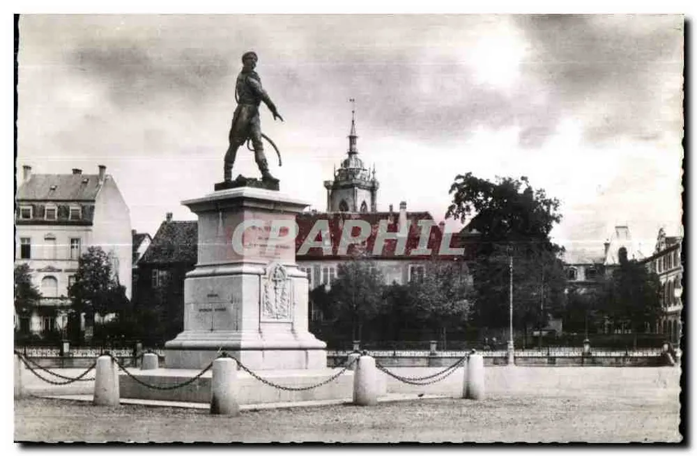 Estatua de um bombeiro — praça pública — editor desconhecido - Frente