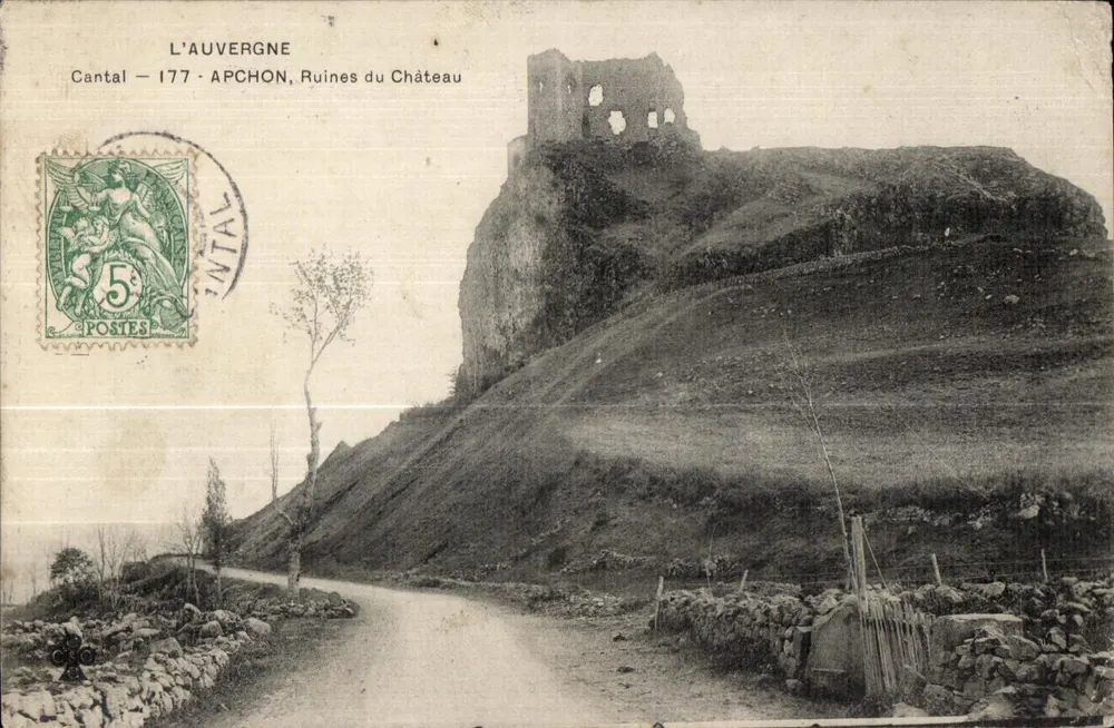 Apchon - Ruínas do Castelo — Cantal - 177 — editor L'Auvergne - Frente