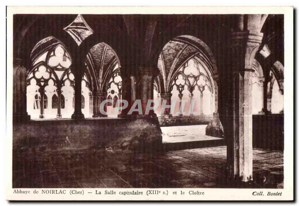 Abtei NOIRLAC (Cher) — Die Kapitelstube (13. Jahrhundert) und der Cloister - Vorderseite