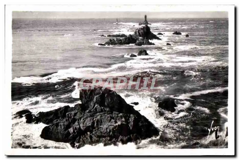 Phare de l'île de Sein — Roches et vagues — Yvon - Frente