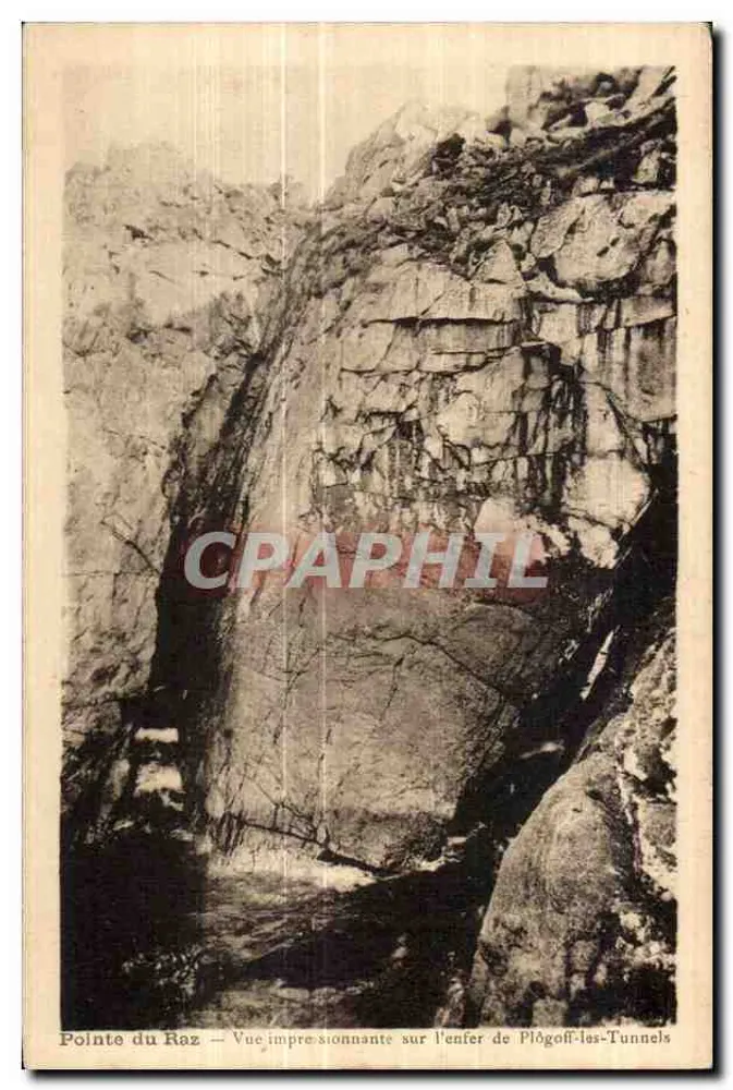 Pointe du Raz — Impressionierende Aussicht auf das Inferno von Plôgoff-les-Tunnels - Vorderseite