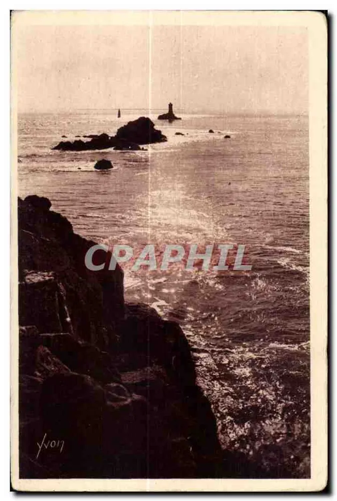 Lichttoren van de Île de Sein — uitzicht vanaf de kliffen — n°1017 - Voorkant