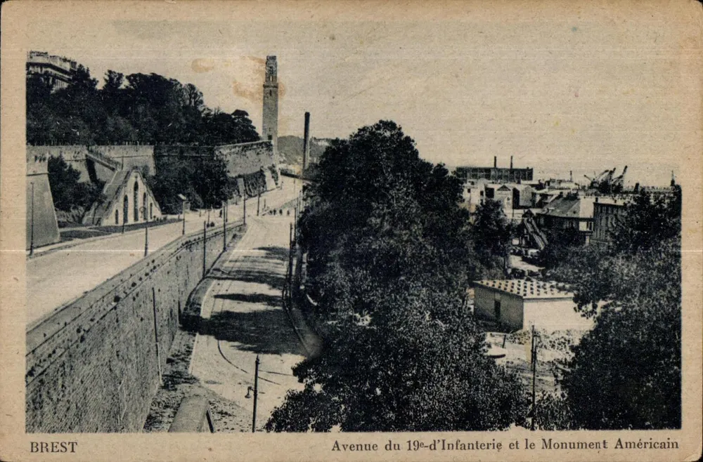Brest — Avenue du 19e d'Infanterie und der amerikanische Denkmal — n°29 - Vorderseite