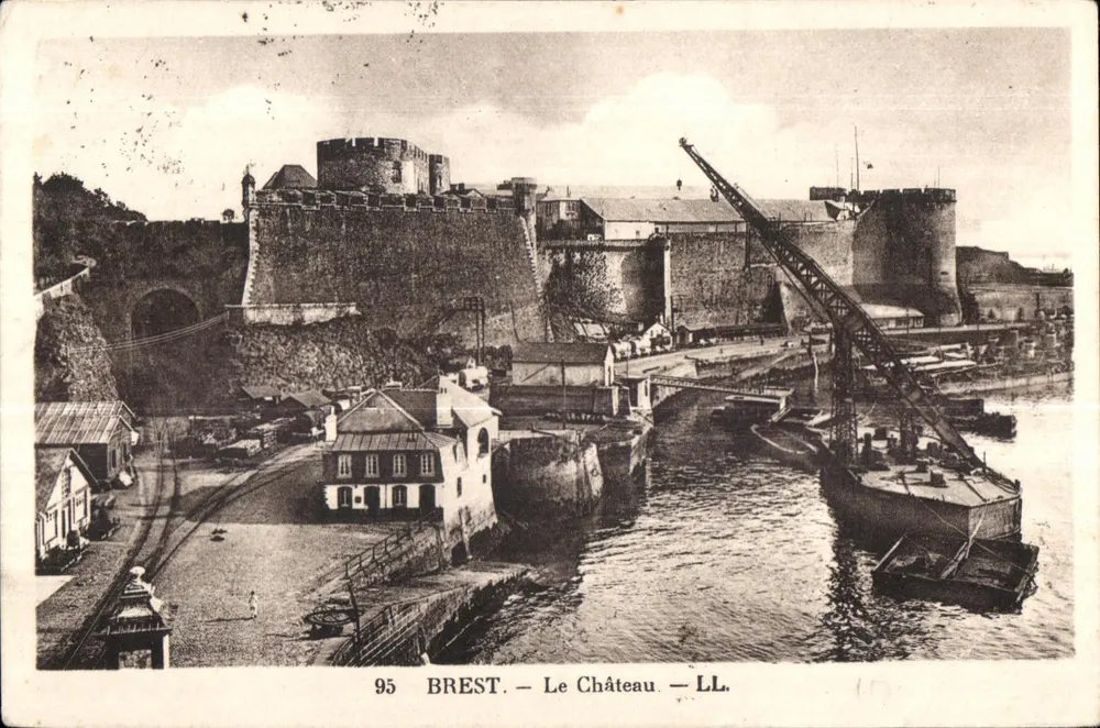 Brest — Le Château — LL. — n° 95 - Frente