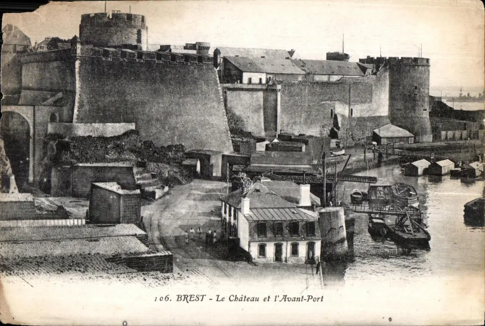 Brest - Le Château et l'Avant-Port — éditeur Artaud et Nozais, n° 106 - Frente
