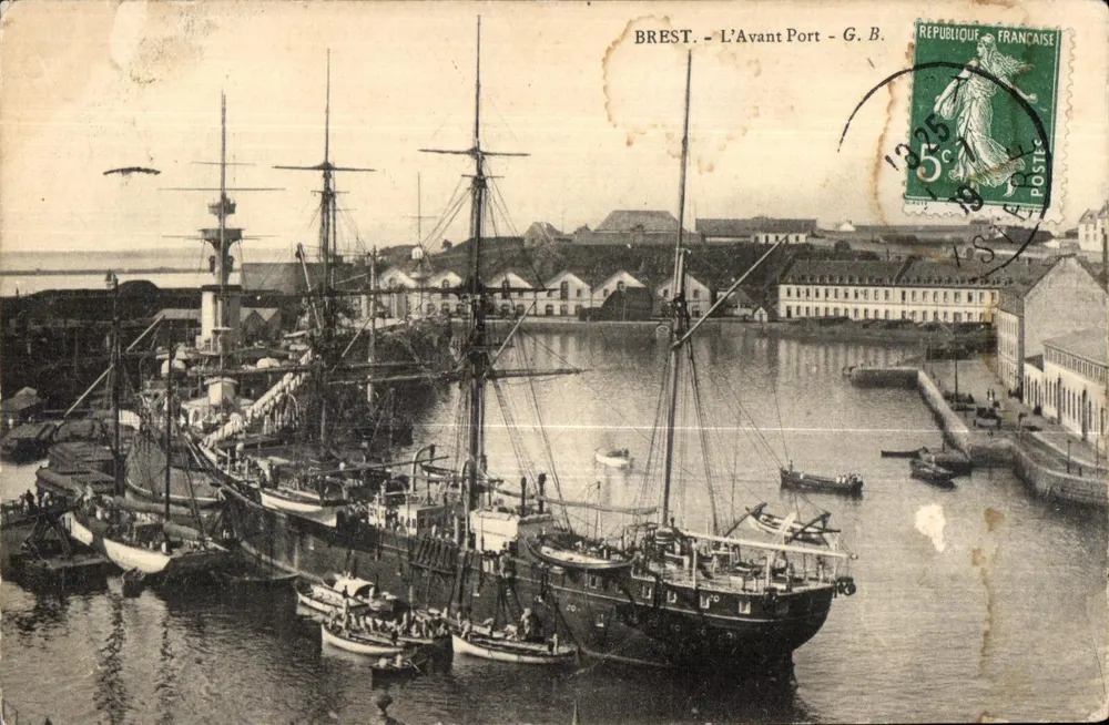 Brest — L'Avant Port — G. B. - Frente
