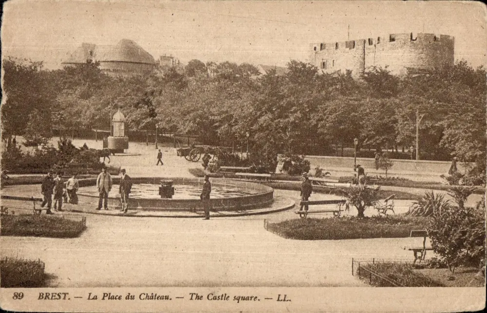 Brest — La Place du Château — éditeur LL. n°89 - Frente
