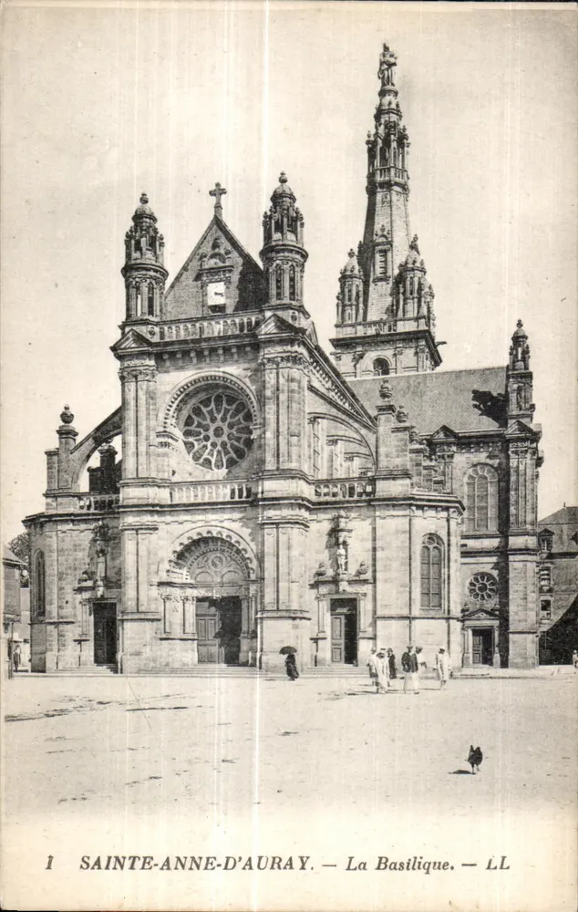 Sainte-Anne-d'Auray — A Basílica — LL - Frente
