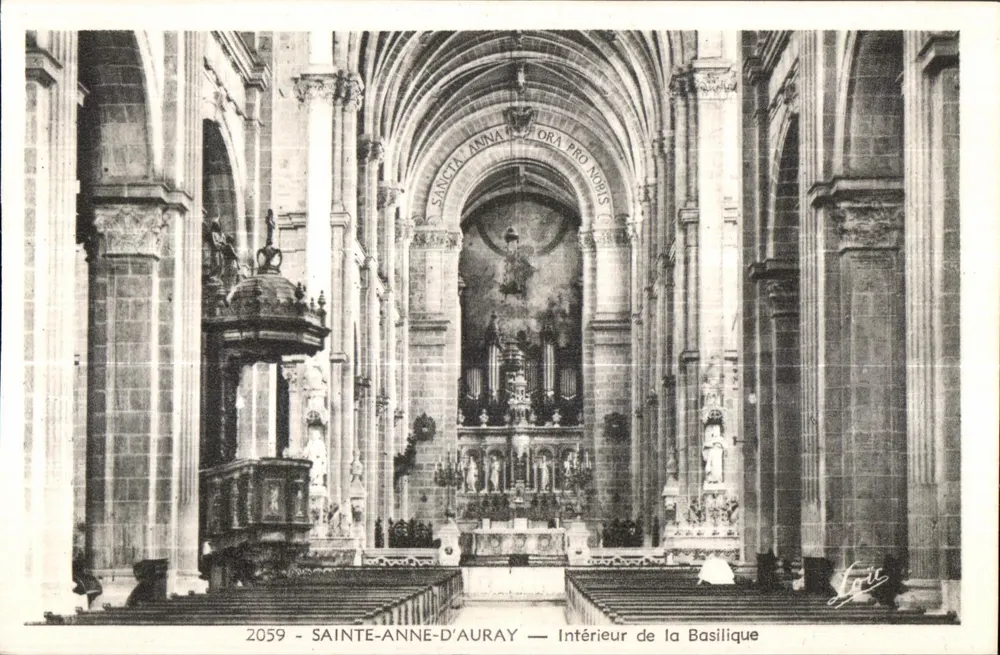 Sainte-Anne-d'Auray — Innenansicht der Basilika — Verlag Laffitte, Nr. 2059 - Vorderseite