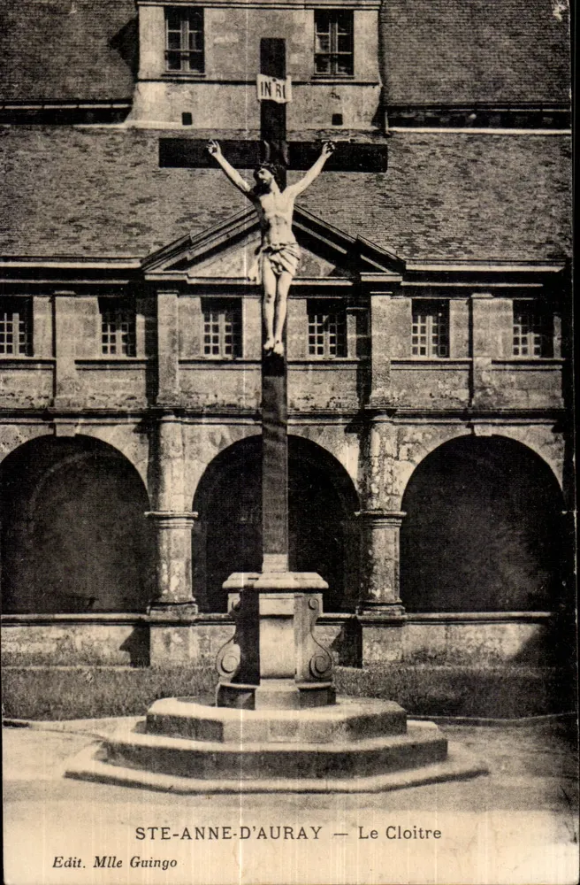 Ste-Anne-d'Auray — O Claustro — Editora Mlle Guingo - Frente