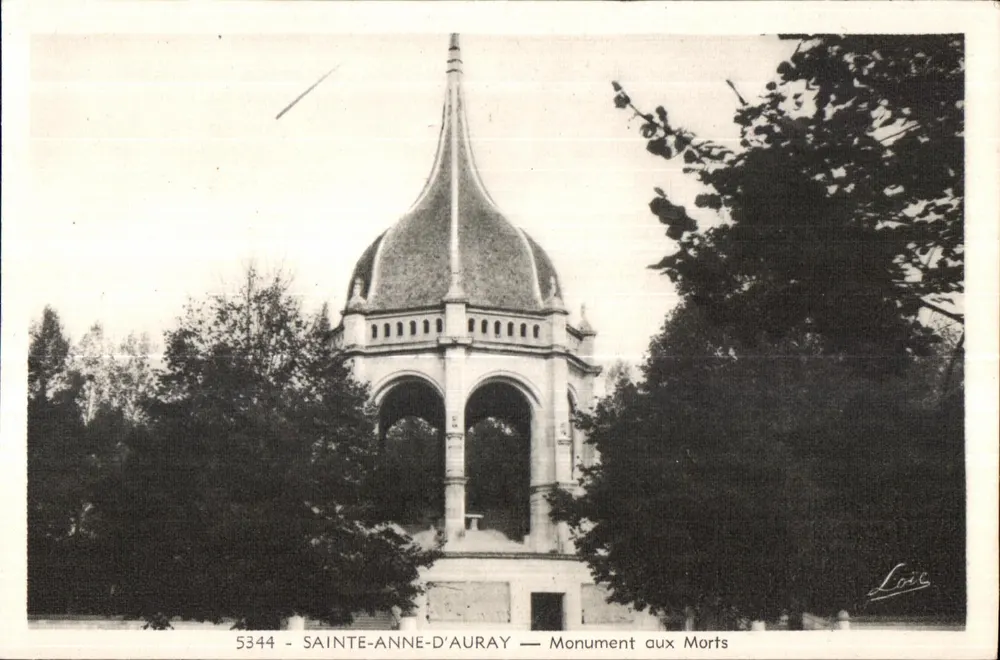 Sainte-Anne-d'Auray — Monumento aos Mortos — Éd. Lorie - Frente