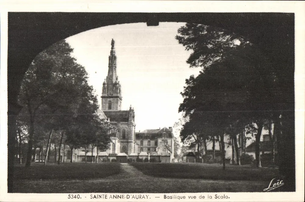 Sainte-Anne-d'Auray — Ansicht der Basilika von der Scala — Loïc, n° 5340 - Vorderseite