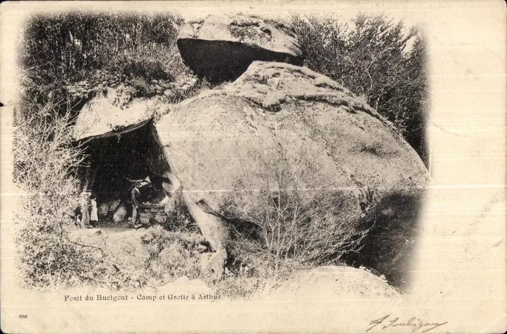 Wald von Huelgoat - Lager und Höhle von Arthur — Sammlung Villard, Quimper, Nr. 558 - Vorderseite
