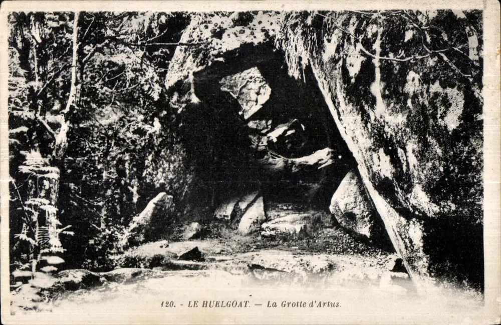 Le Huelgoat — A Gruta de Artus — G. Arvaud, Nantes - Frente
