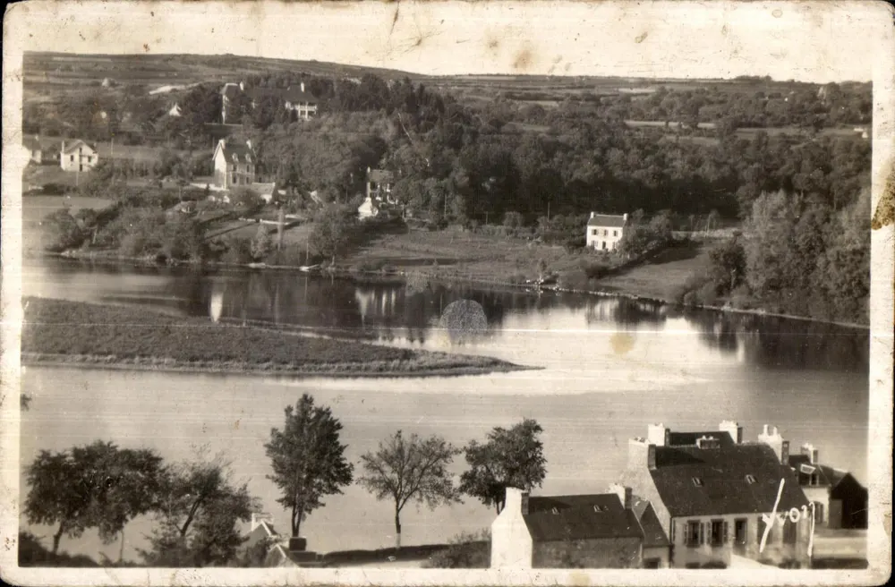 Der See von der Kapelle aus — Notre-Dame des Cieux — Huelgoat, Finistère — Éditions d'Art 'Yvon' - Vorderseite