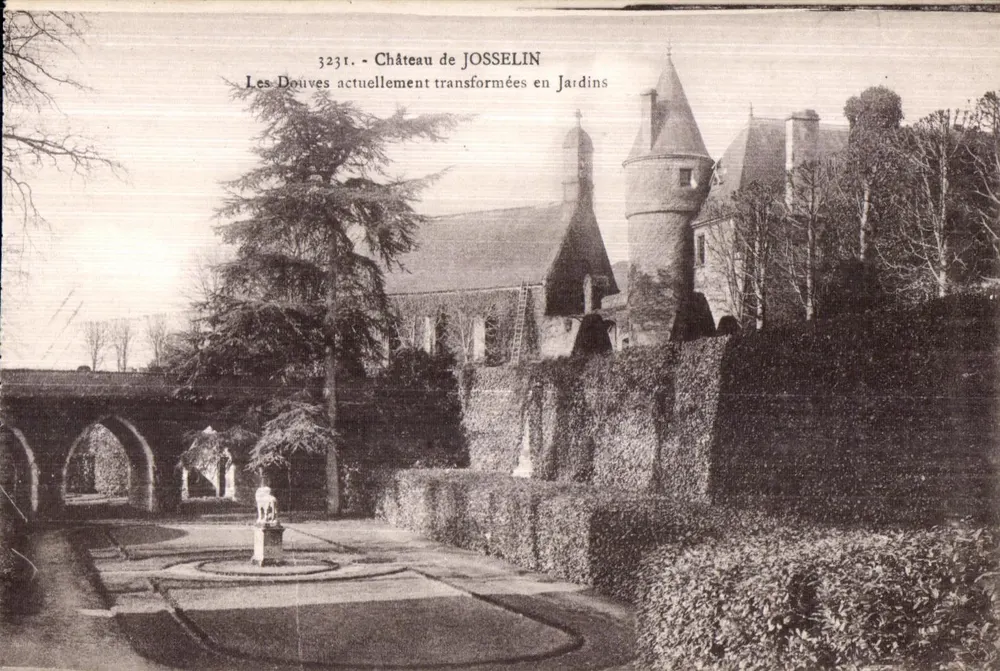 Schloss Josselin — Die Gräben in Gärten verwandelt — Laurent, Rennes - Vorderseite